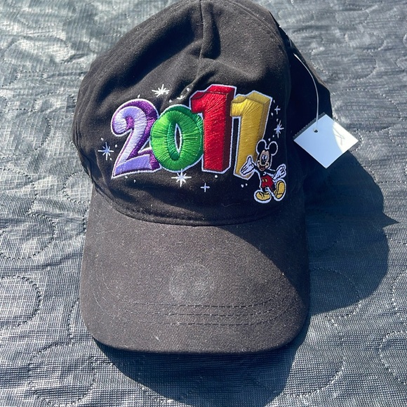 Walt Disney World/ Disneyland  2011 Mickey Mouse Cap/Hat- Tags Attached - ADULT - Picture 1 of 6